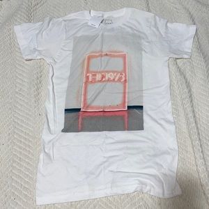 1975 band tee